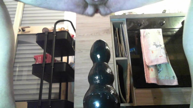 GiantDildoLover: 내 엉덩이에 대한 일부 딜도, 직경 4cm에서 12cm까지,하지만 난 더 큰 필요