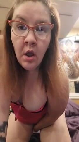 Daddyspinkbeauty: Having some fun with my toy.