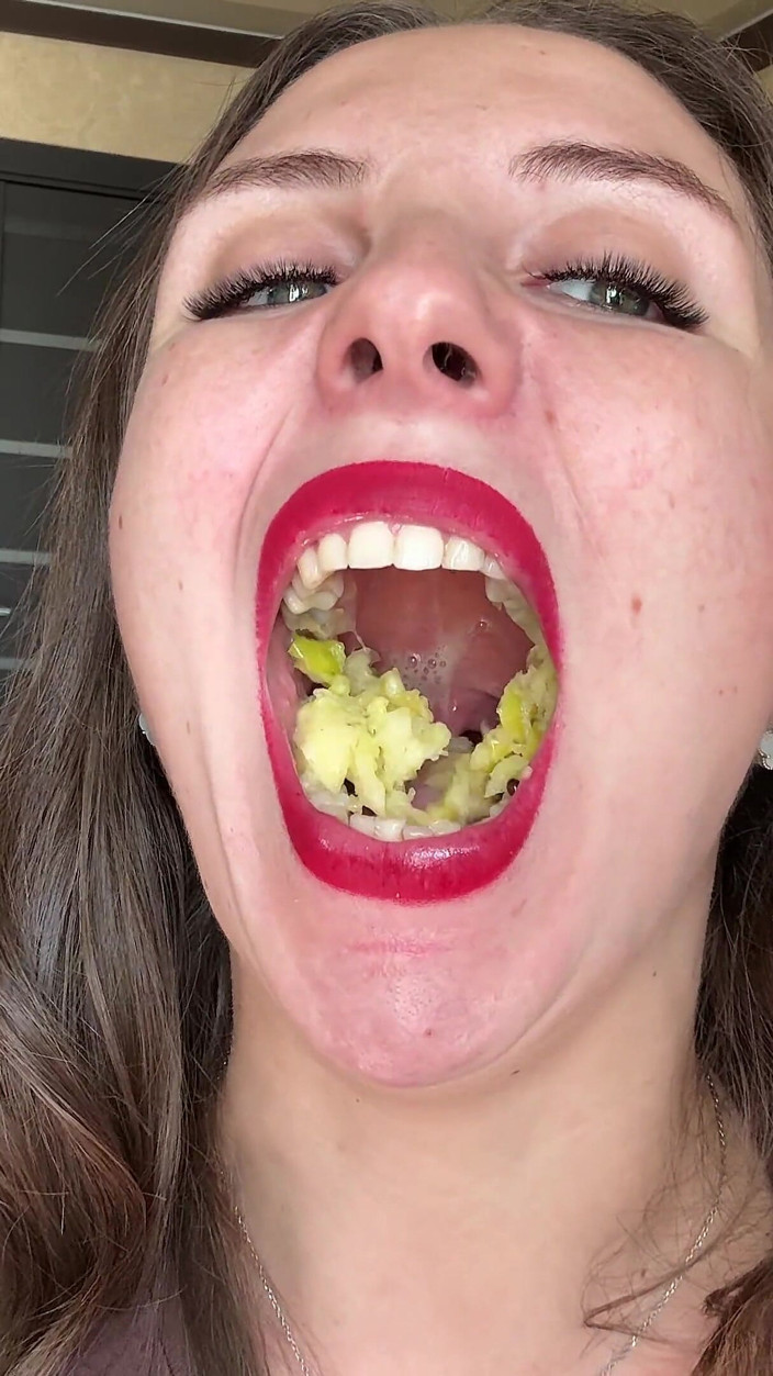 Hottie goddess: Swallow Bite Seduction POV