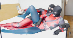 Nylon Xtreme: Nora Fox baise avec des collants bleus en nylon