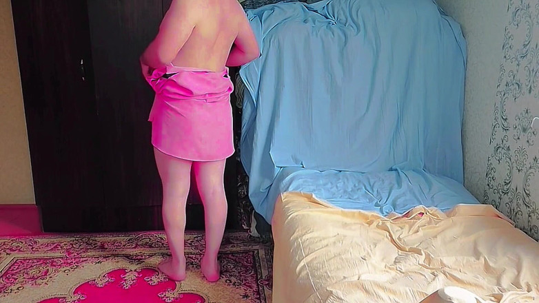 Kitty_Cross: Милый шмель лежит на полу при мягком солнечном свете