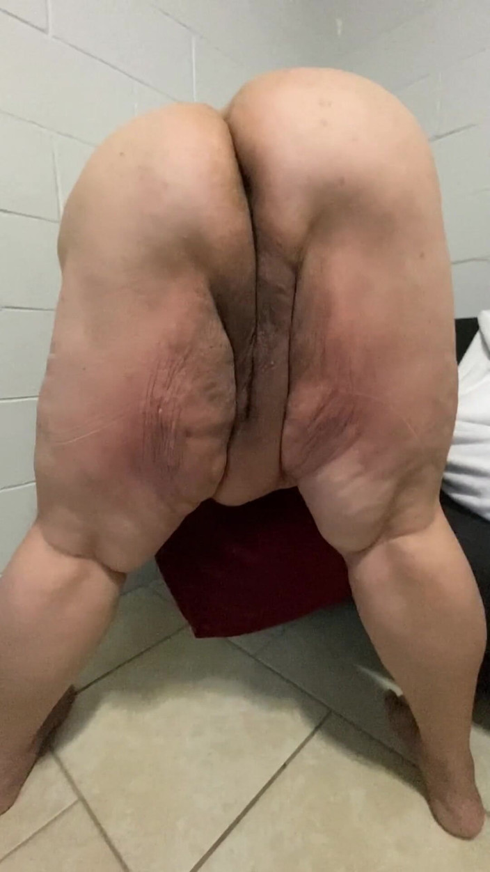 CherryRed: Pussy spreading part 3