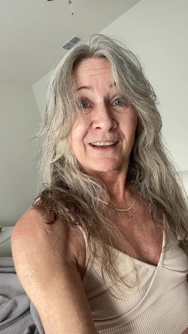 Leilani Lei: Bom dia, todos vocês!