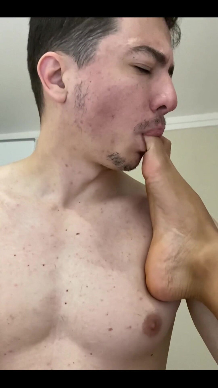 KiffaFeet: Представь себе, как проснись возбужденной