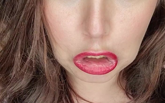 KinkyKatie: Тому я повністю збирався видалити це, я так сильно спостерігав за цим, але ви, хлопці, кажете мені, що тобі подобається моя дивацтва