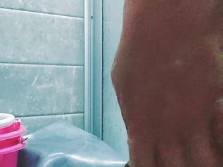 Cool Body: Masturbuję się sam w łazience