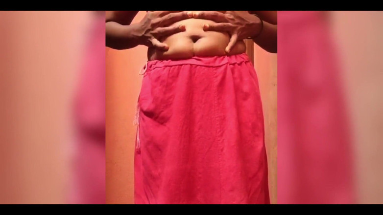 Ammukutty88: Ammu après le bain, change de robe
