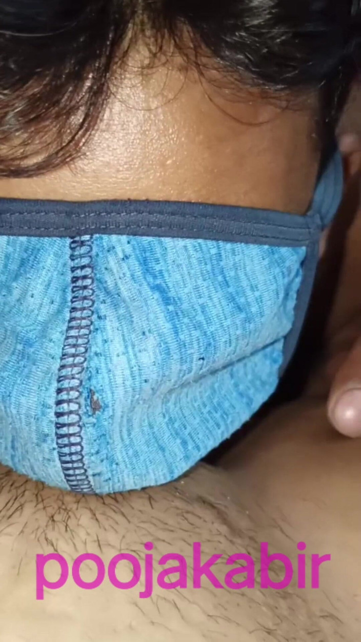 Poojakabir: 在老公面前，房主，他的朋友收房租