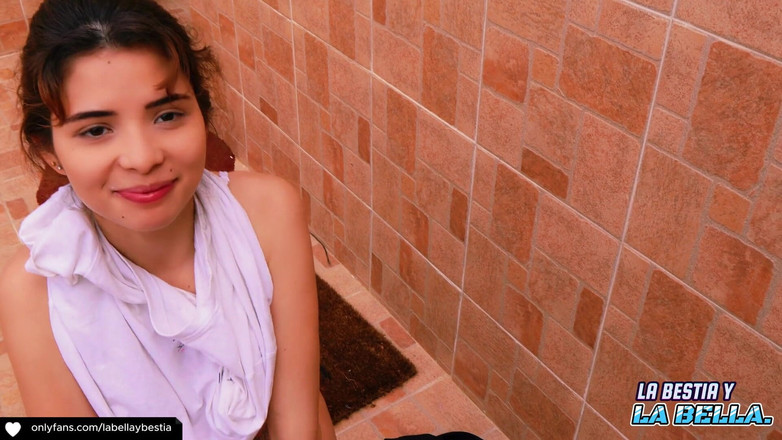 Labestiaylabella: Šukám zámečníka, který přijde opravit mrdku na obličeji dveří