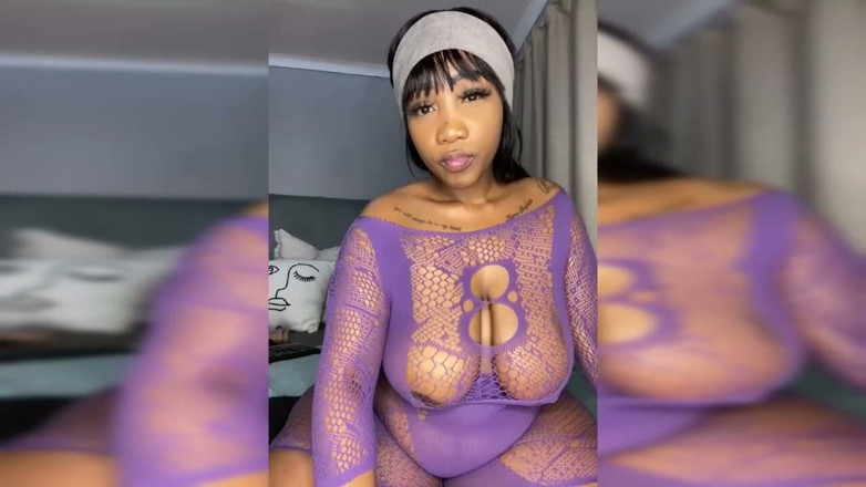 Legendary Booty Overdose: Hony BBW Making It Clap & Masturbating