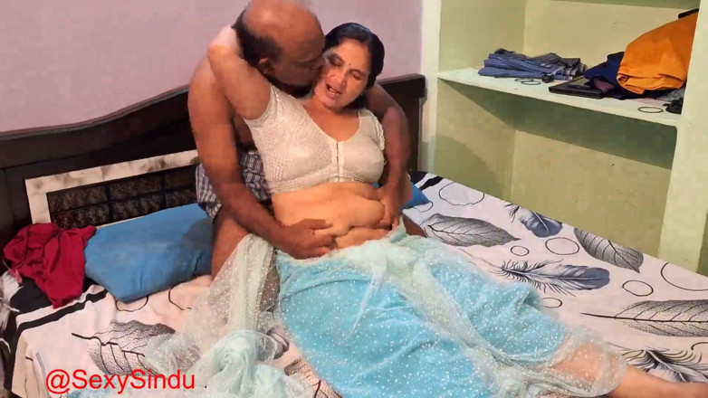 Sexy sindu: Indian Bhabhi Sex in Saree with 50 Year Old Man