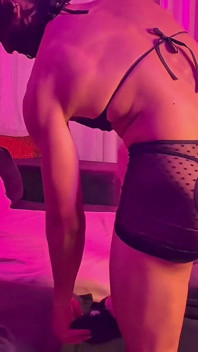 Young Kam, Um Einen Film Zu Schauen, Und Überraschte Mich Mit Dessous, Setzte Sich Auf Meinen Großen Schwanz, Bis Er Kam