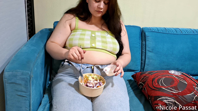 Nicole Passat: Nicoles massive bauchfüllung
