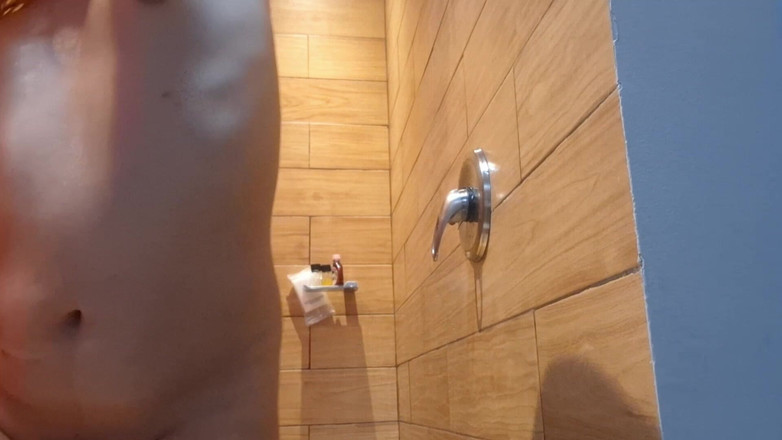 Crystal Phoenix: Горячий Транс Развлекается В Душе