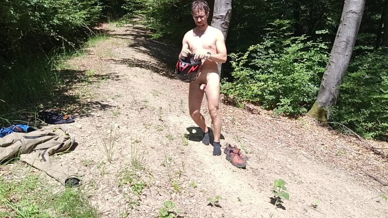 kickerscooter: Na Dohled Od Silnice: Drsný Fap S Výstřikem Na Břicho