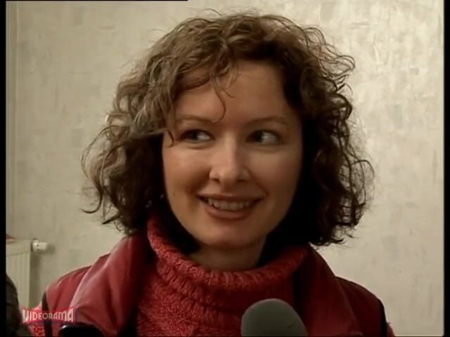 Videorama: Mooie dame met warrig kapsel heeft plezier met seks