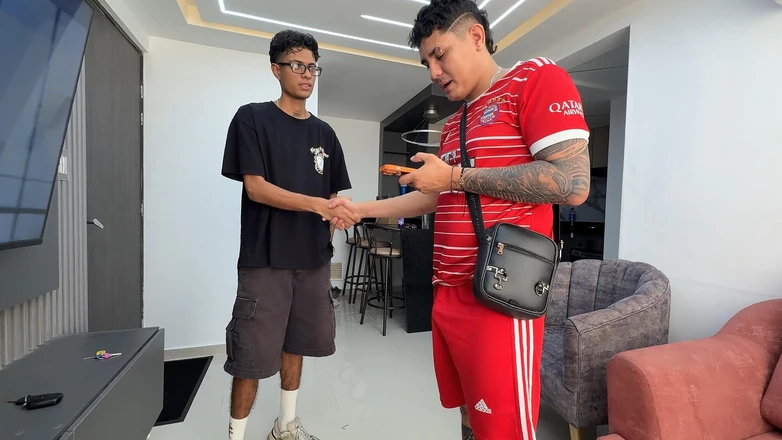 JazminPalvin: Симпатичная латина платит арендную плату владельцу инн с лучшим сексом в ее жизни, пока ее мужа нет дома