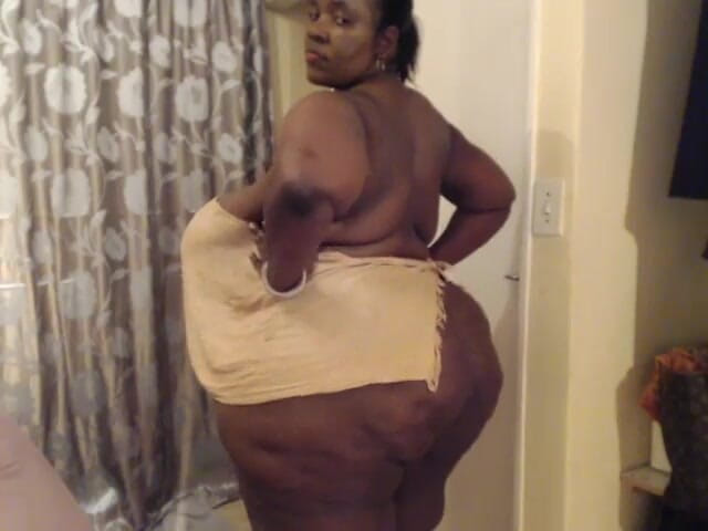 Legendary Booty Overdose: Ebony BBW Teasing and Walking Around Butt Naked