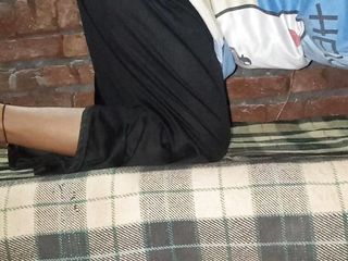 Desi bhabhi soma kour: Video de sexo real. La dueña de la casa de...