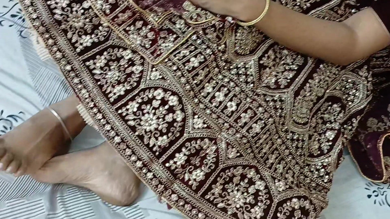 Apple Porn: Newly Married Desi Couple First Night Sex