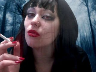 Goddess Misha Goldy: Vampiermeesteres zal je byteen en transformeert je in haar slaaf