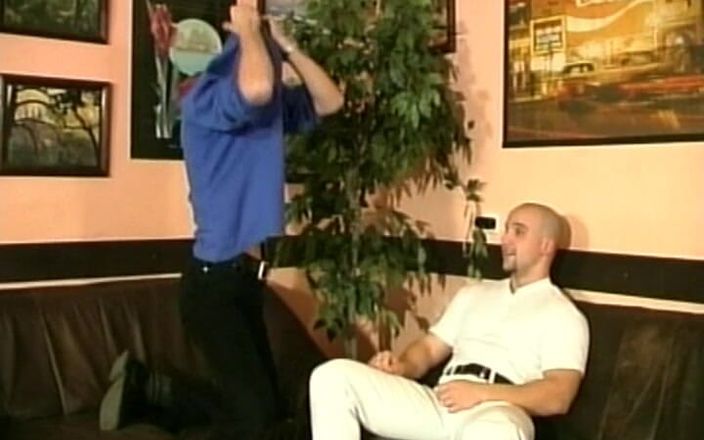Gay 90's Vintage Porn: Những người đàn ông táo bạo trong dòng chảy nhịp điệu # 8