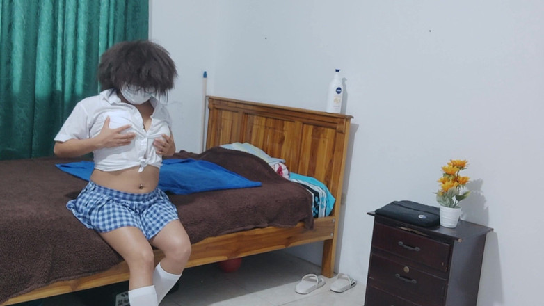 NEGRITA SEXY: Wig wanita tua ini jatuh saat dia berfantasi untuk terlihat...