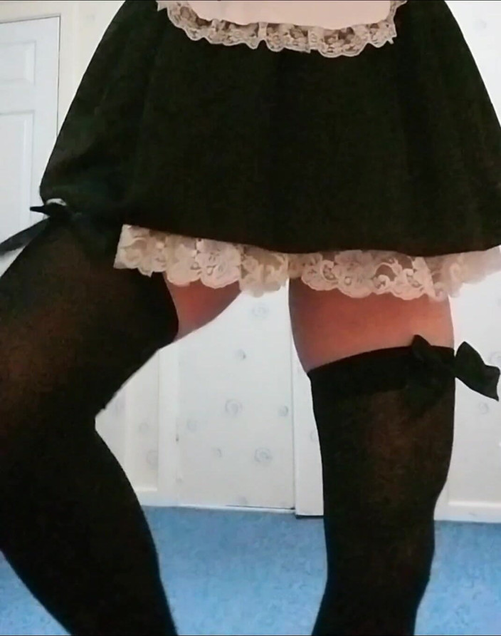 Cindy Belfast: Lízej mi mrdku blonďaté sissy služky