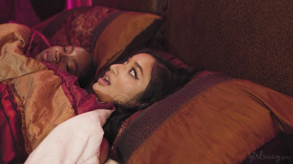 Girlsway: Girlsway - violet starr buharlı ırklararası lezbiyen boşalmasında skye blue ile aldatıyor