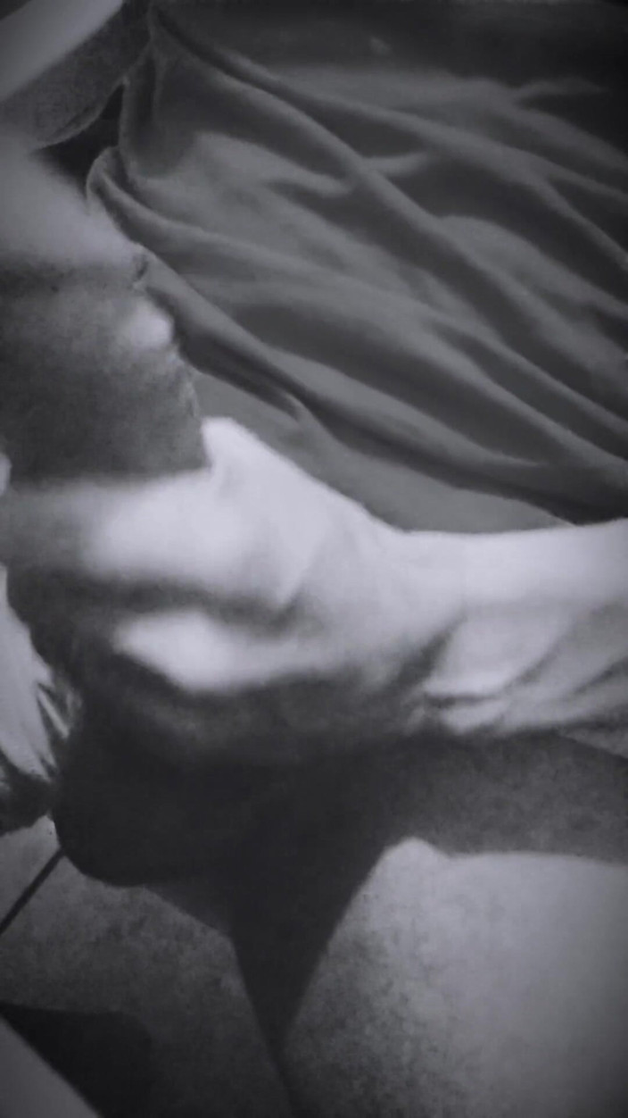 Naughty Cock: Mám pocit, že můžu víc stříkat se svázanými a těsnými koulemi