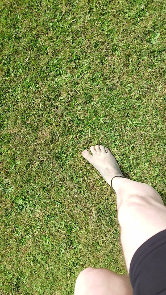 Footfetish: Procházka po pláži se špinavýma nohama