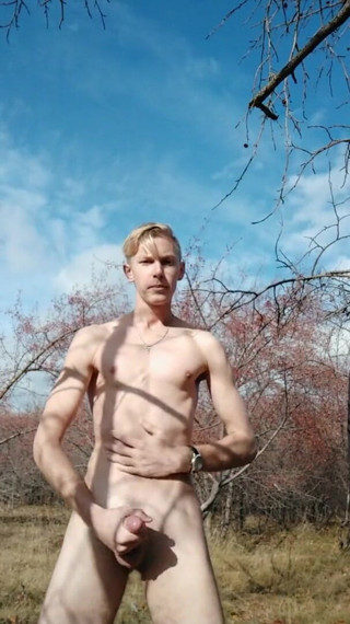 Dick Boys Studio: Guy caught jerking off in the park