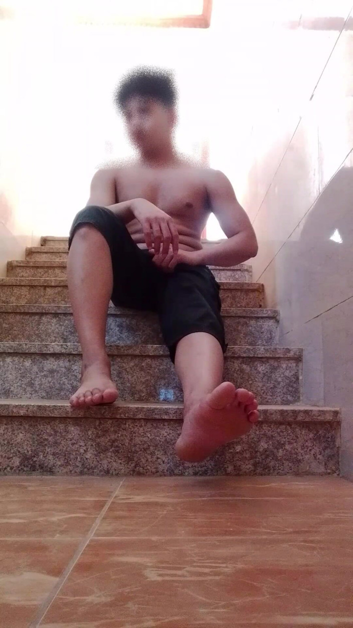HemoShovel: Cute Boy Hemo Masturbation Video