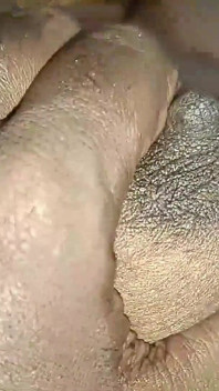 Właściciel pieprzy pokojówka za kradzież pieniędzy - pełne wideo