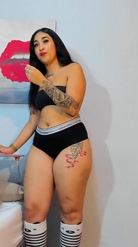 Latina with Big Ass Wants to Be Fucked by a Fans