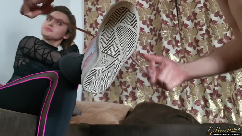 Goddess Lena: Branlette de chaussettes, finale d'eau