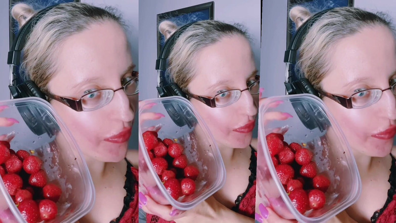 FinDom Goaldigger: Asmr strawberry eating - asmr, lunettes, gianess, rouge à lèvres, grosses lèvres,...