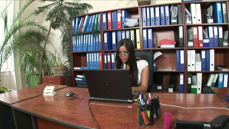 XTime Vod: Secretaries 4 (Full movie)