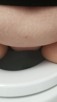 Close up Pussy Taking a Piss