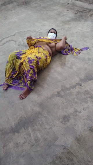 Benita sweety: 在雨中热口交和下流话