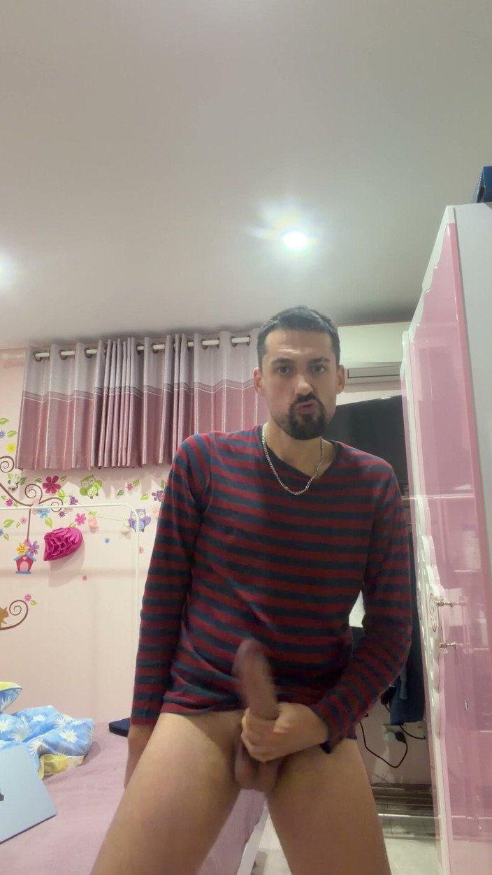 Liam Harding: Hot Stepdaddy Jerking off Nuts Like Crazy