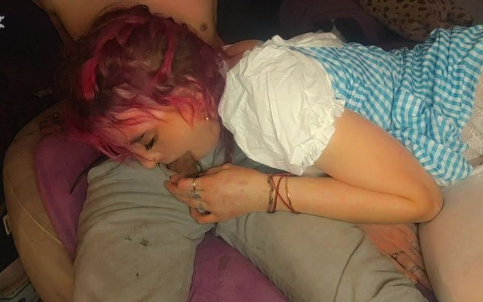 Moondrugz: Dorothy suit la route de la brique jaune jusqu’à une...