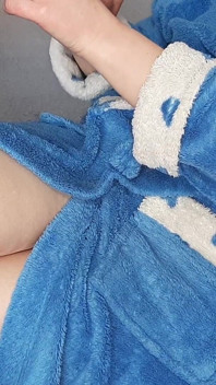 Orta Yaşlı Seksi Kadın Aynı Anda Vajinal Ve Klitoral Orgazm Yaşıyor.