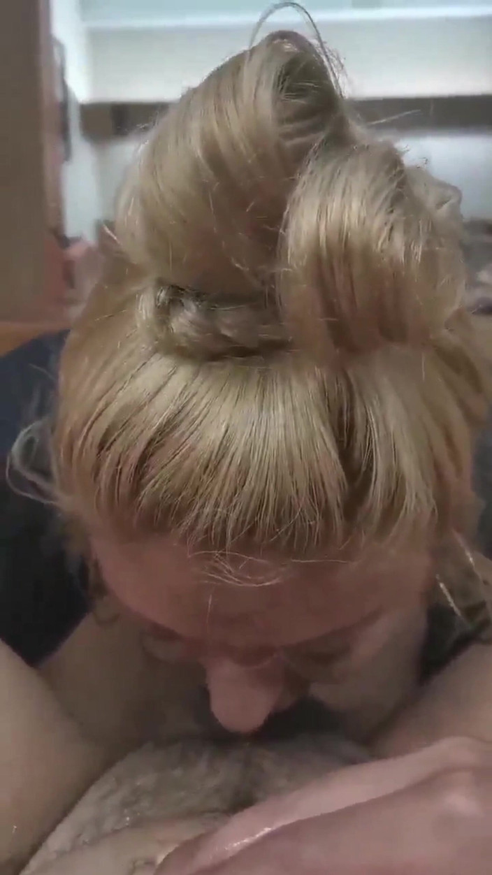 VioletOffer97: Ich Liebe Es, an Seinem Penis Zu Ersticken