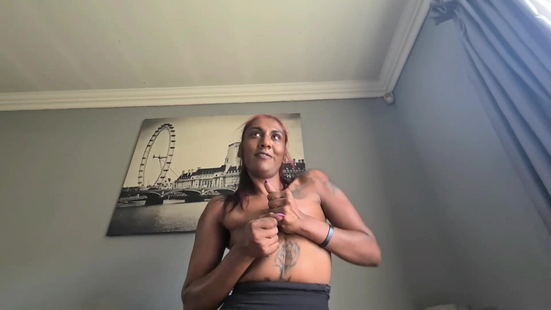 domslutfucker: देखने का बिंदु गंदी बात कर रही देसी रंडी बेडरूम में डिल्डो चूसना और चोदना