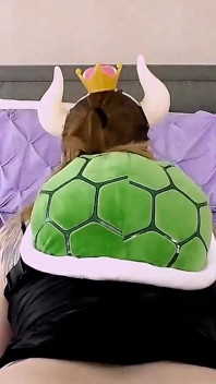 Трахаю Bowsette в її замку - секс від першої особи