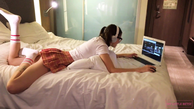 My Little Betsy: Surprise for the Fans! Teen Streamer Ends Broadcast with Masturbation