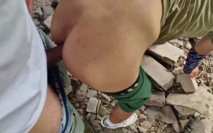 AlexGay: O gêmeo se perdeu nas ruínas. Observador papai fodeu minha...