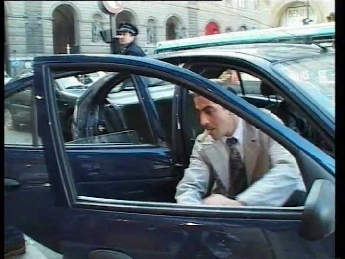 Real porno and movies XXX: Lisa šuká všude a bere všechno do pusy, zadku a kundičky.