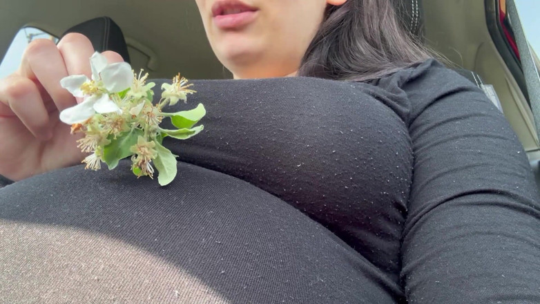 AmayaMori: My Stepsister Sneezes From Flowers and Gets in the Car...